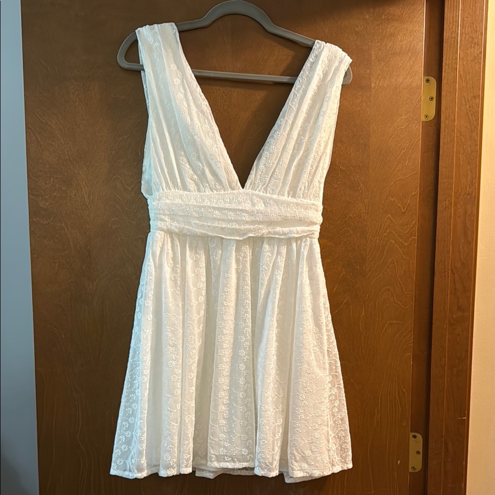 Lulu's White Pleated Sundress V-Neck Sleeveless